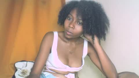 Snapshot of layannek chatting on 29, 9, 2025 layannek online show from 29, 9, 2025