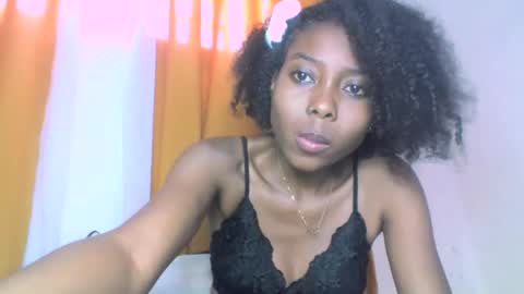 Snapshot of layannek chatting on 5, 10, 2025 layannek online show from 5, 10, 2025