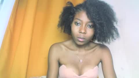 Snapshot of layannek chatting on 8, 10, 2025 layannek online show from 8, 10, 2025