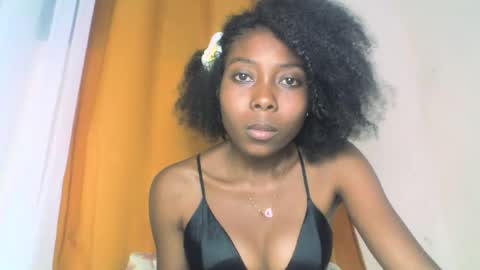 Snapshot of layannek chatting on 11, 10, 2025 layannek online show from 11, 10, 2025