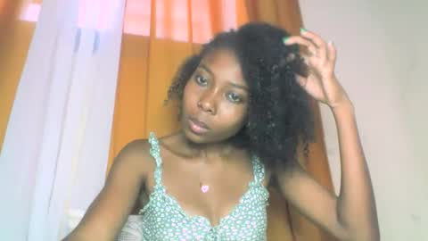 Snapshot of layannek chatting on 13, 10, 2025 layannek online show from 13, 10, 2025