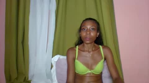 layannek online show from 8, 4, 2026