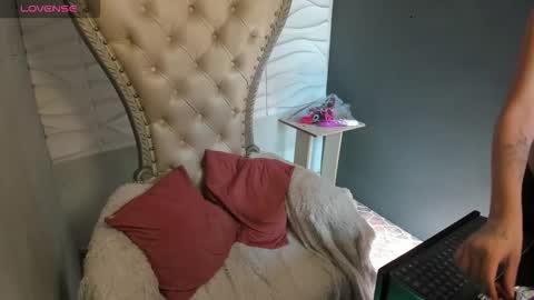 Layla online show from 11, 3, 2026