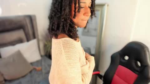 Snapshot of layla_clarke chatting on 28, 2, 2025 layla_clarke online show from 28, 2, 2025