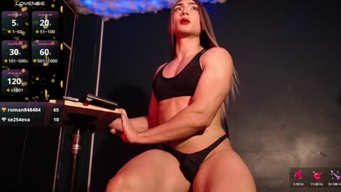 Snapshot of layla_dominac chatting on 8, 2, 2025 Layla   help me with your thumbs up its important  online show from 8, 2, 2025
