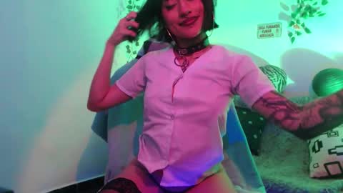 Snapshot of layla_quinn chatting on 15, 12, 2025 layla_quinn online show from 15, 12, 2025