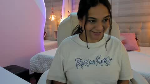 Snapshot of laylaa_2 chatting on 12, 9, 2025 Layla online show from 12, 9, 2025