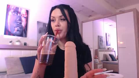 Snapshot of laylacruz chatting on 8, 3, 2025 laylacruz online show from 8, 3, 2025