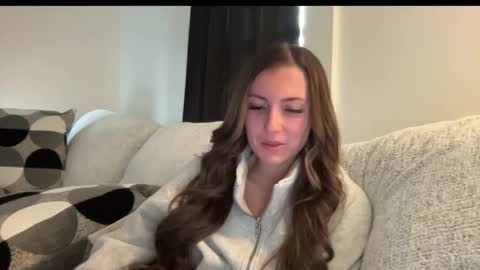 laylahlaylah1 online show from 9, 11, 2025