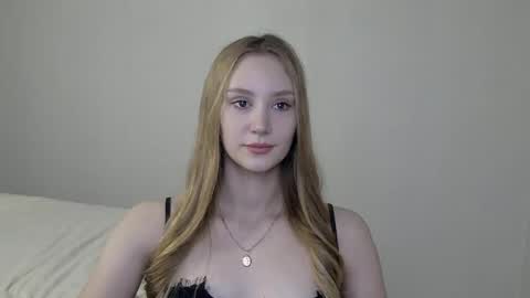 Snapshot of laylapretty001 chatting on 9, 12, 2024 LaylaPretty001 online show from 9, 12, 2024