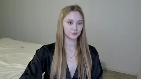 Snapshot of laylapretty001 chatting on 8, 1, 2025 LaylaPretty001 online show from 8, 1, 2025