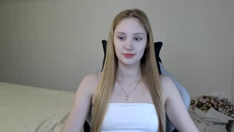 Snapshot of laylapretty001 chatting on 19, 2, 2025 LaylaPretty001 online show from 19, 2, 2025