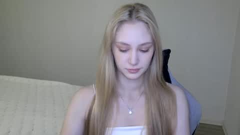 Snapshot of laylapretty001 chatting on 6, 10, 2025 LaylaPretty001 online show from 6, 10, 2025