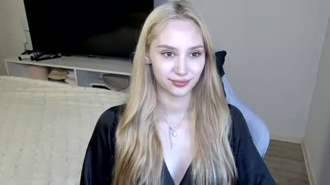 Snapshot of laylapretty001 chatting on 7, 7, 2026 LaylaPretty001 online show from 7, 7, 2026