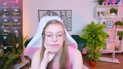 layriantavee online show from 1, 2, 2025