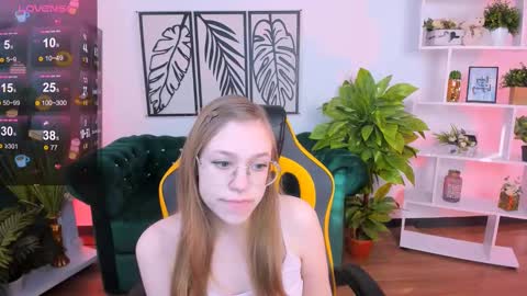 layriantavee online show from 23, 2, 2025