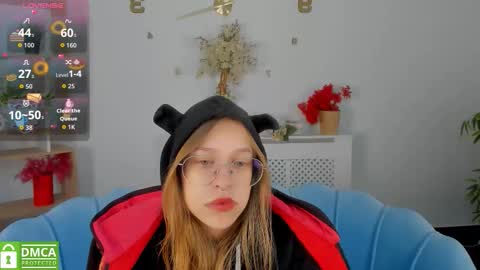 layriantavee online show from 10, 10, 2025