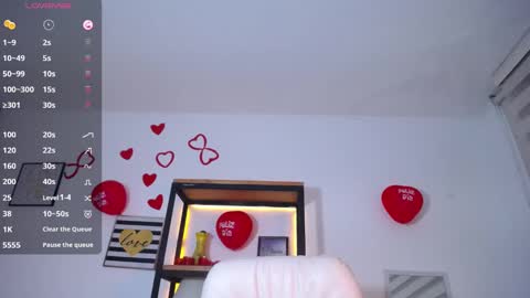 Lea Velle online show from 8, 3, 2025