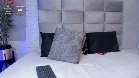 lea_walkerr online show from 9, 10, 2025