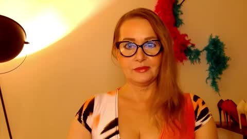 Snapshot of leadesire chatting on 4, 3, 2025 LEA online show from 4, 3, 2025