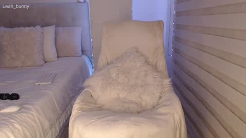 Snapshot of leah_bunny chatting on 27, 12, 2024 Leah online show from 27, 12, 2024