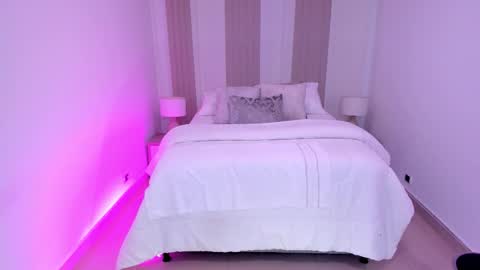 Leah  Greyy online show from 16, 12, 2025