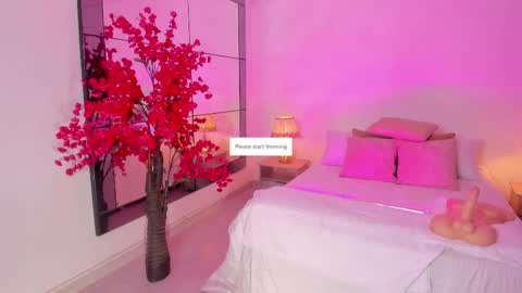 Leah  Greyy online show from 7, 4, 2026