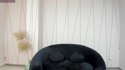 leahnovac online show from 23, 11, 2025