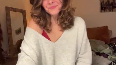 Snapshot of leahsparkles chatting on 19, 11, 2025 Leah Sparkles online show from 19, 11, 2025