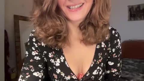 Snapshot of leahsparkles chatting on 30, 11, 2025 Leah Sparkles online show from 30, 11, 2025