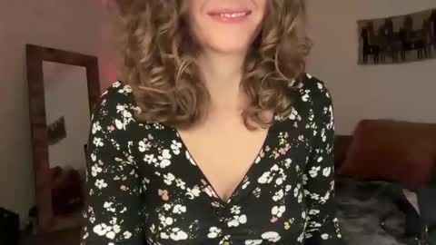 Snapshot of leahsparkles chatting on 17, 12, 2025 Leah Sparkles online show from 17, 12, 2025