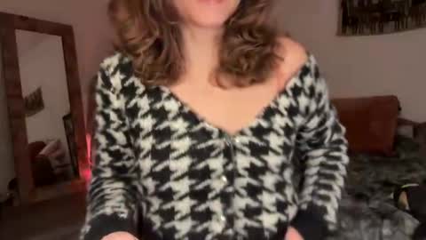 Snapshot of leahsparkles chatting on 18, 12, 2025 Leah Sparkles online show from 18, 12, 2025