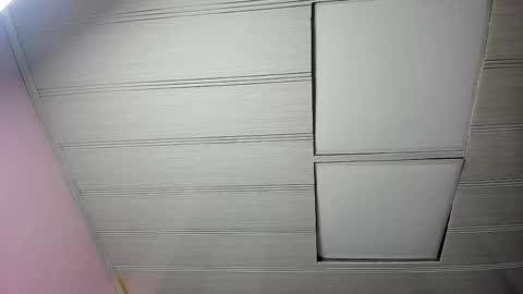 leamoreau__ online show from 28, 10, 2025