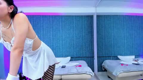 leamoreau__ online show from 15, 1, 2026