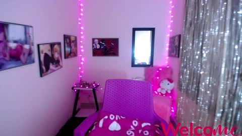 Leandra online show from 24, 2, 2025