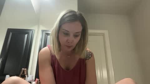 leanneluxecouple online show from 5, 11, 2025