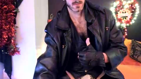 Snapshot of leatherdude69 chatting on 12, 2, 2025 leatherdude69 online show from 12, 2, 2025