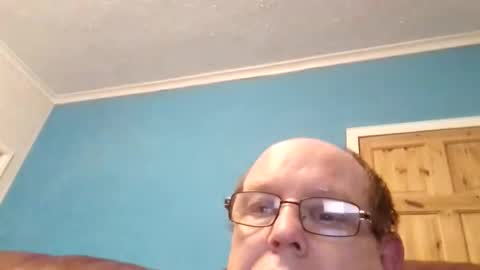 leatherpants68 online show from 15, 4, 2026