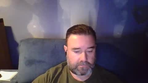 Snapshot of lecheare28 chatting on 29, 4, 2026 lecheare28 online show from 29, 4, 2026