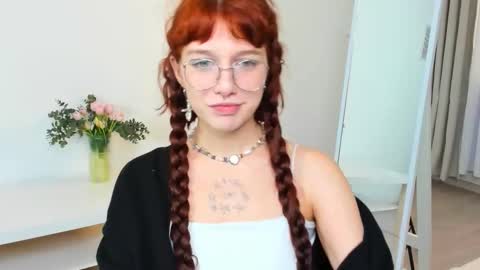 leelooyolo online show from 9, 11, 2025