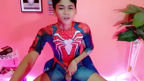 leemoreno18 online show from 7, 10, 2025