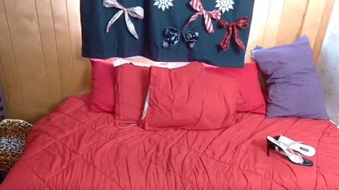 Snapshot of leesdesires chatting on 8, 12, 2024 Leesdesires online show from 8, 12, 2024