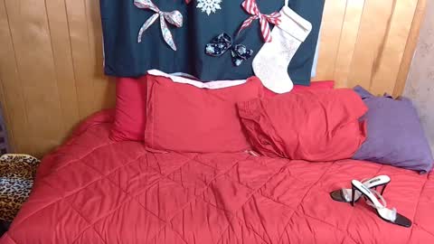 Snapshot of leesdesires chatting on 11, 12, 2024 Leesdesires online show from 11, 12, 2024