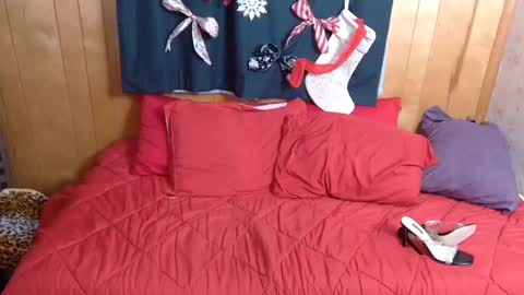 Snapshot of leesdesires chatting on 16, 12, 2024 Leesdesires online show from 16, 12, 2024