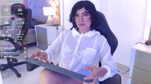 Snapshot of leethompson_ chatting on 11, 1, 2025 Leet online show from 11, 1, 2025