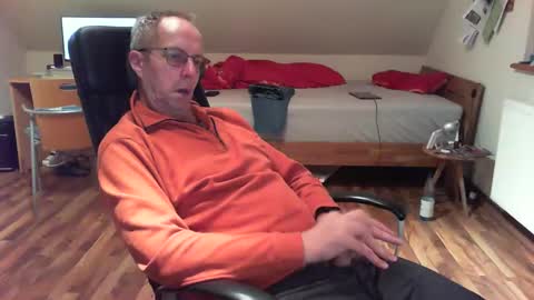 Snapshot of lefti27 chatting on 29, 12, 2024 Dave online show from 29, 12, 2024