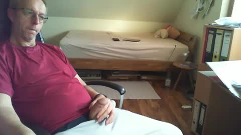 Snapshot of lefti27 chatting on 6, 3, 2025 Dave online show from 6, 3, 2025