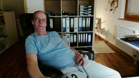 Dave online show from 10, 4, 2026