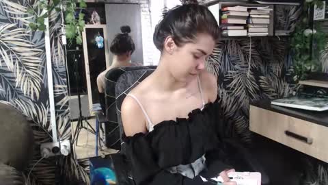 Liya online show from 15, 10, 2025