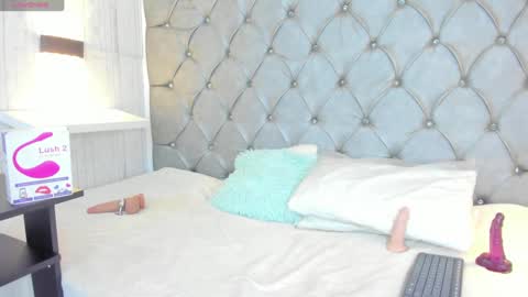 LEIGH ANGELS online show from 10, 1, 2025